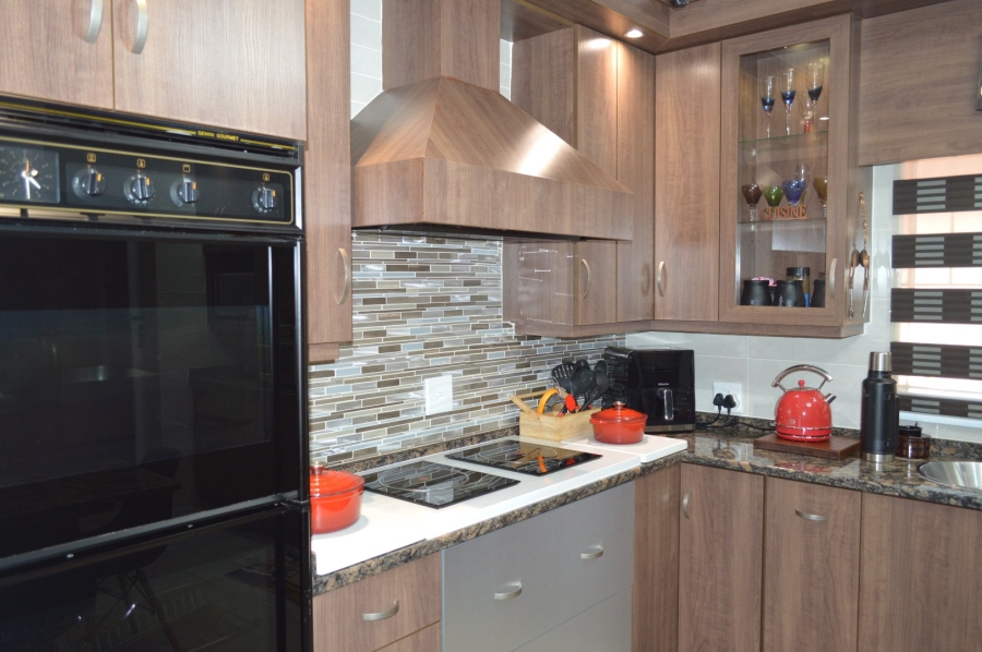 6 Bedroom Property for Sale in Doringkruin North West